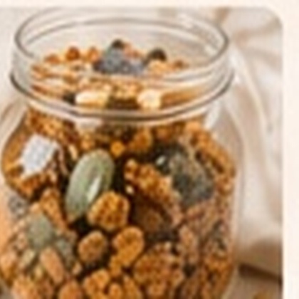 Granola croustillant en bocal prêt à accompagner une compote